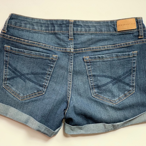 Aeropostale Dark Wash Midi Cuffed Denim Shorts Size 4 EUC - Picture 3 of 4